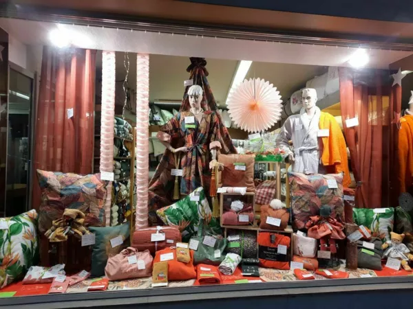 vitrine carnaval orange -vert